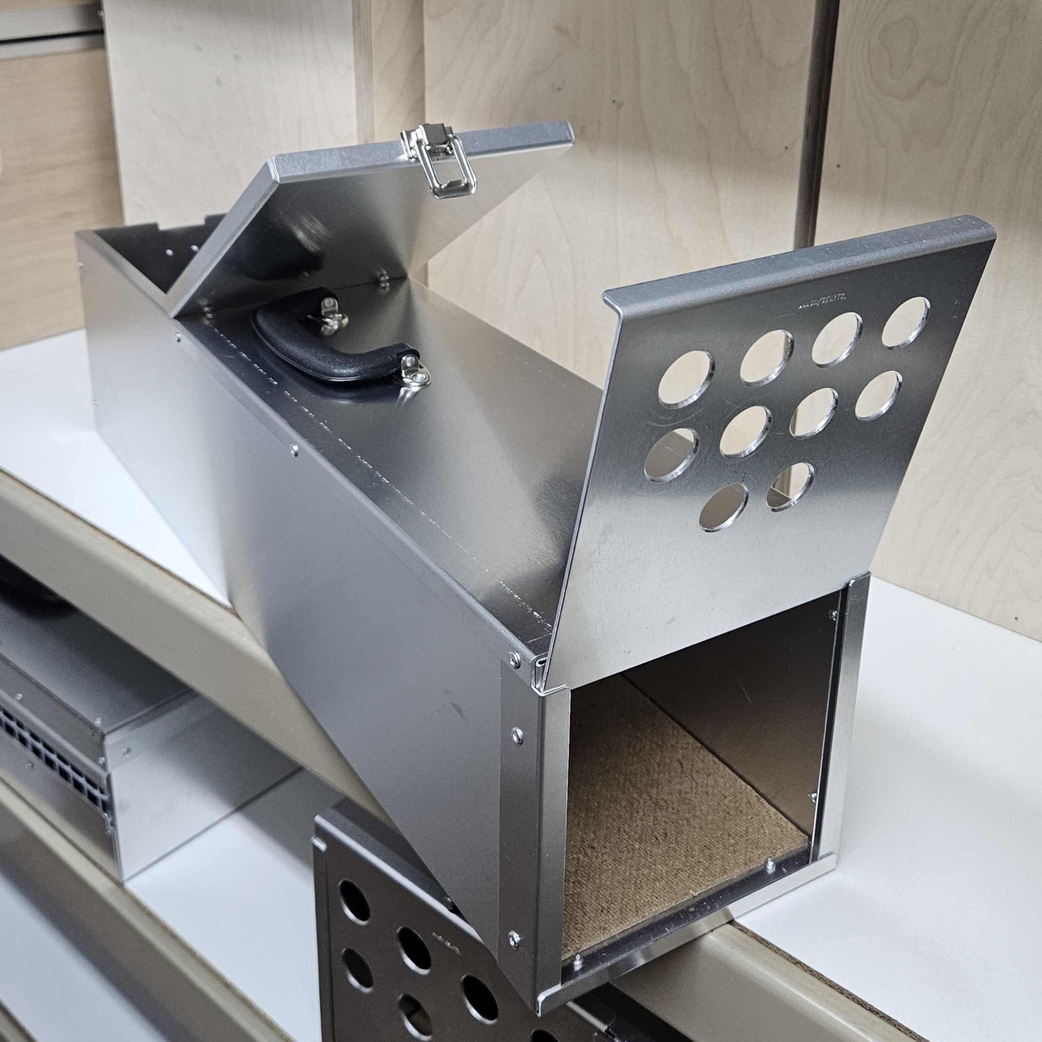 Transportbox 1) 600 x 150 x 150 mm